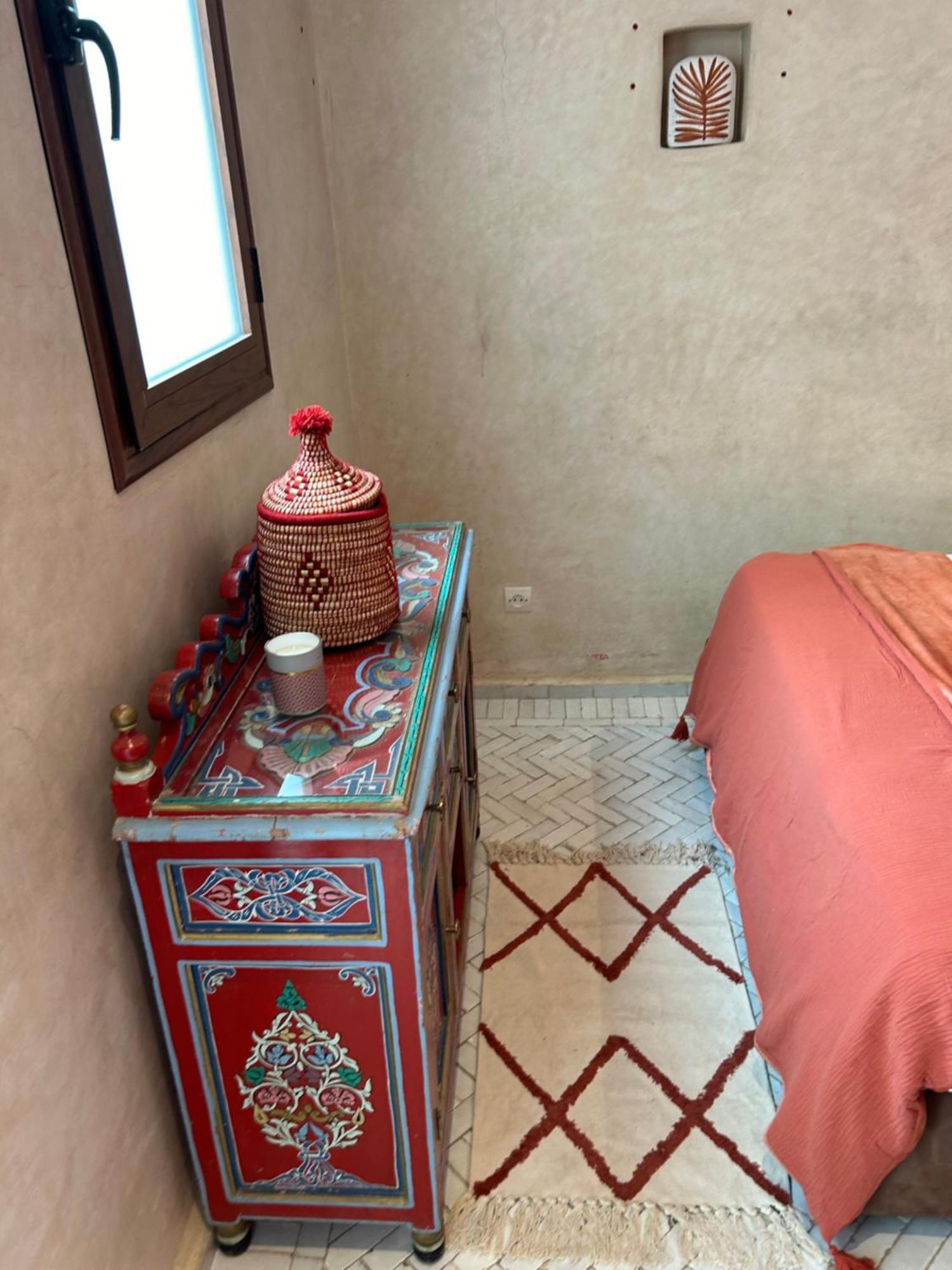 Riad Amazing Amazigh Avec Jacuzzi Petit Dejeuner Compris Avec Aussi Chambres Familiales Pres De La Place Jemaa El Fna Marrakesh Exterior photo