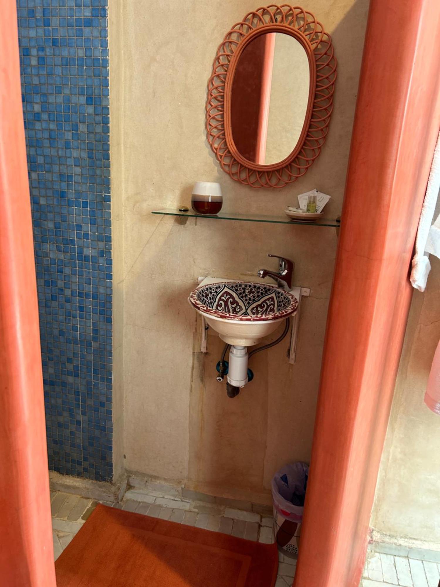 Riad Amazing Amazigh Avec Jacuzzi Petit Dejeuner Compris Avec Aussi Chambres Familiales Pres De La Place Jemaa El Fna Marrakesh Exterior photo